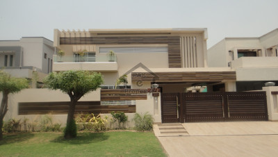 Johar Town Phase 2, - 5 Marla - House For Sale.
