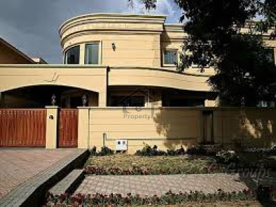 Sarfaraz Rafiqui Road, - 1.2 Kanal -  House Is Available For Sale.