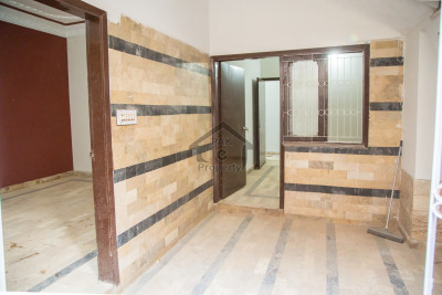 80 yards Ground + 2 House for SALE in North Karachi Block 5L