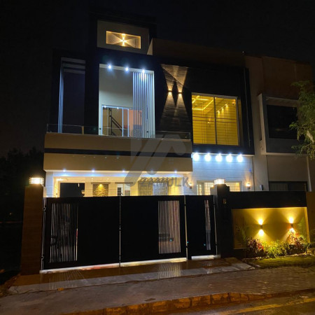 10 Marla House For Sale In Bahria Town Lahore Near Eiffel tower.