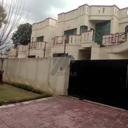 10 Marla House For Sale In Askari 10 - Sector E