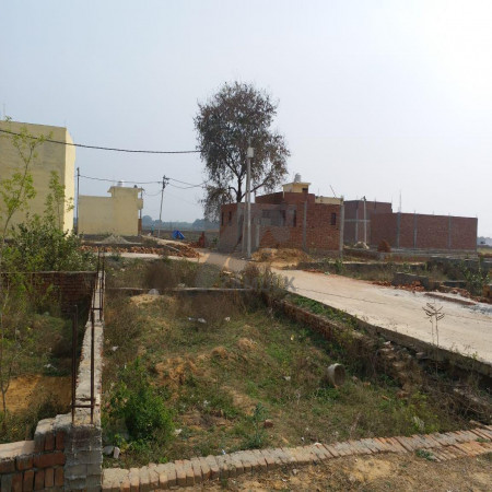 1.1 Kanal Plot For Sale In Jinnahabad