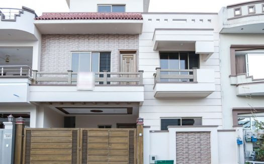 8 Marla House For Rent In Bankers Avenue - Block G