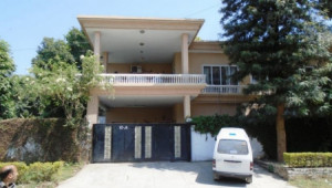 10 Marla House For Sale In Allama Iqbal Town - Pak Block