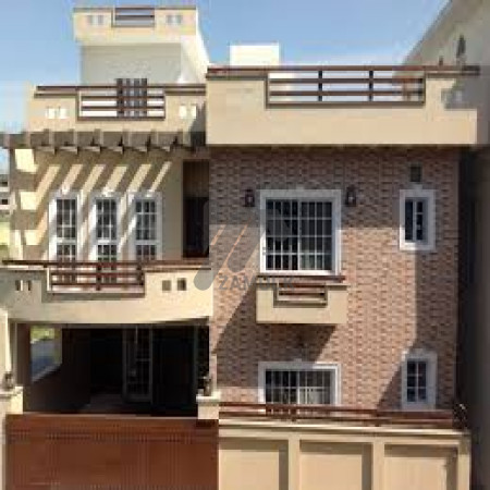 8 Marla House For Rent In Madina Town