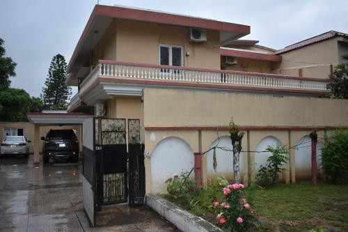 12 Marla House For Rent In Canal Road
