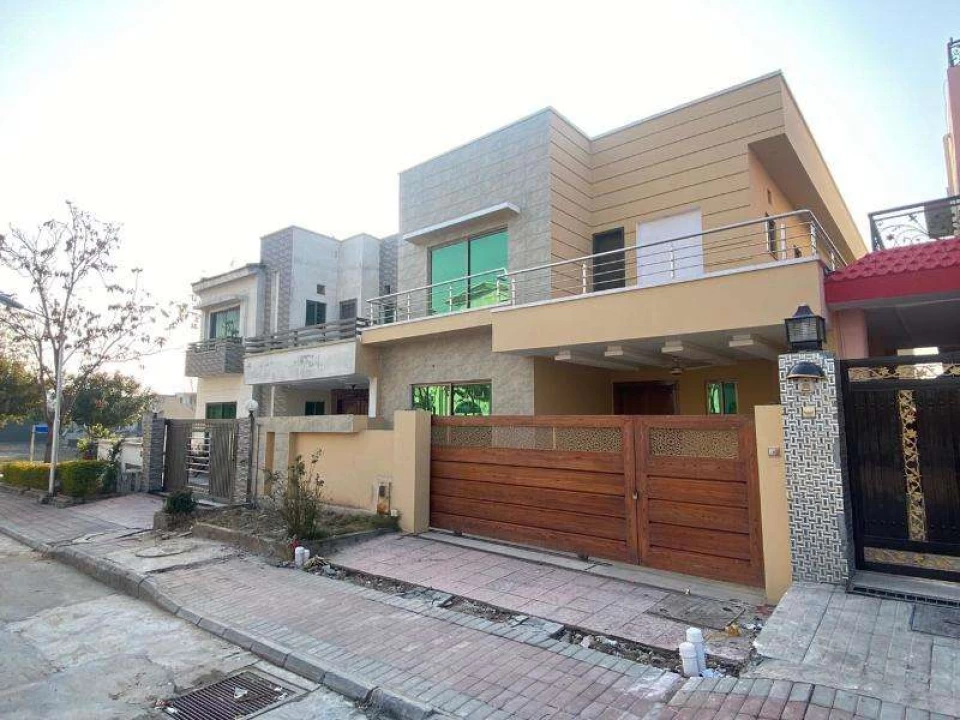 10 Marla House For Rent In Saeed Colony - New Garden Block