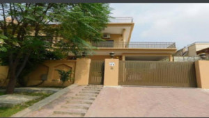 8 Marla House For Sale In Faisal Town Phase 1 - Block A