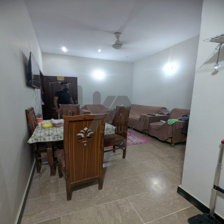 Ideal Investment: Building with 2 Shops & 3 Apartments – Saadi Town Block 3