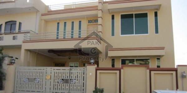 1500 Yard Bungalow For Commercial Use In Clifton Block 5